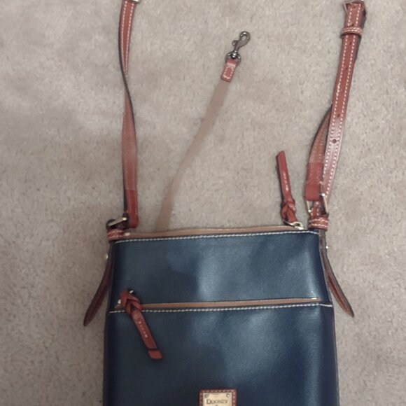 Dooney and Bourke Shoulder Bag - Picture 4 of 9